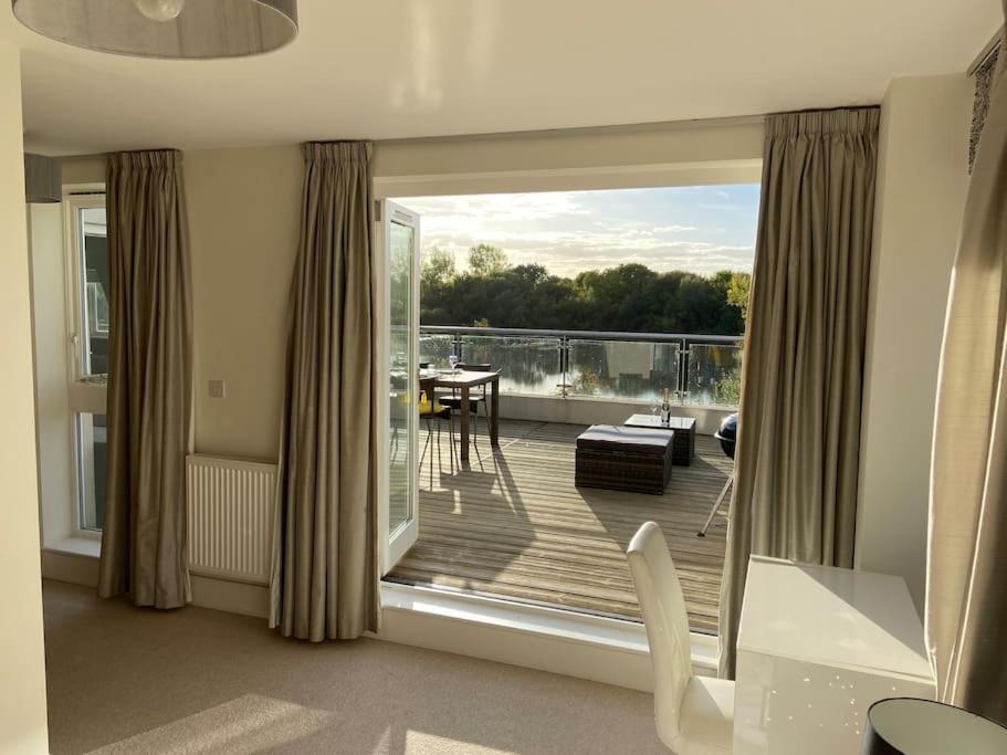 Reed Warbler - Hm111 - Lower Mill Estate Penthouse Apartment With Spa Access Somerford Keynes Exteriér fotografie