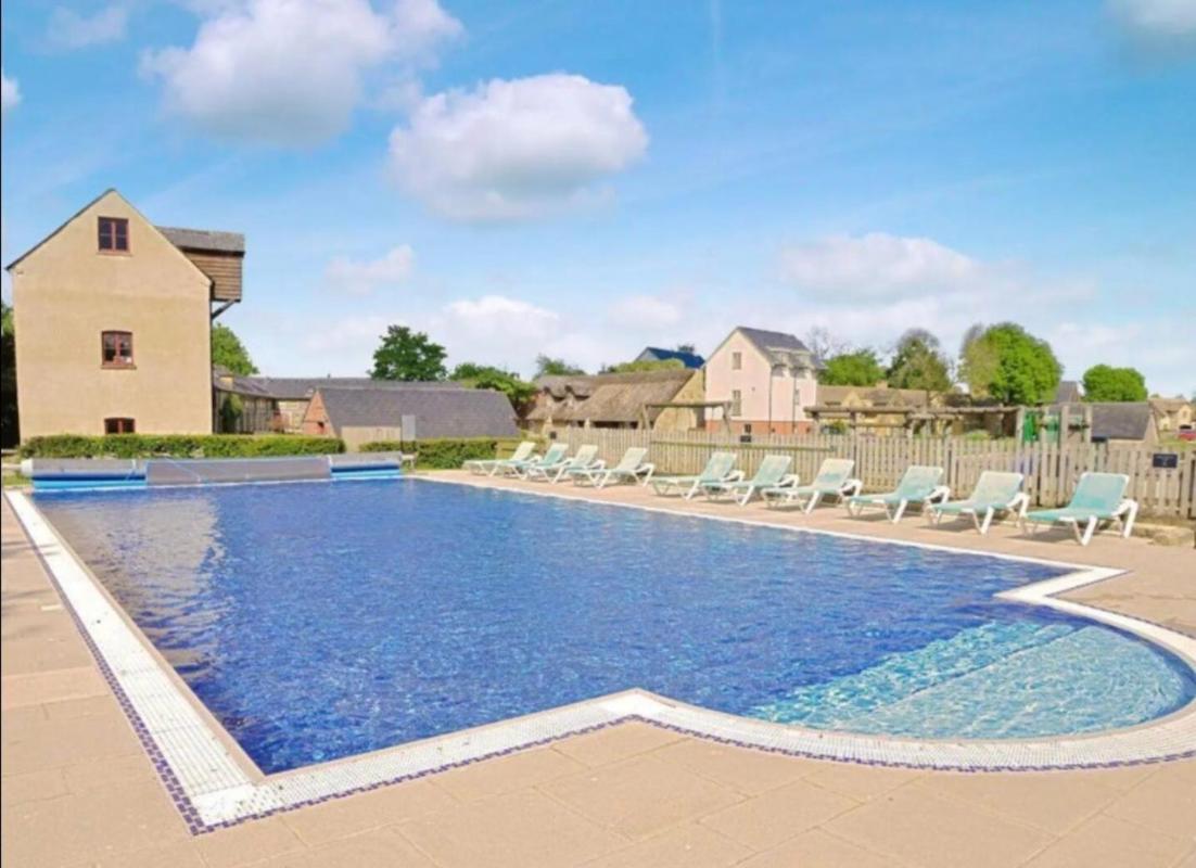 Reed Warbler - Hm111 - Lower Mill Estate Penthouse Apartment With Spa Access Somerford Keynes Exteriér fotografie