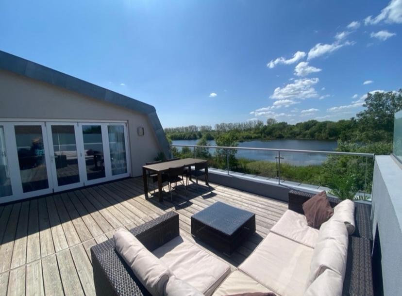 Reed Warbler - Hm111 - Lower Mill Estate Penthouse Apartment With Spa Access Somerford Keynes Exteriér fotografie